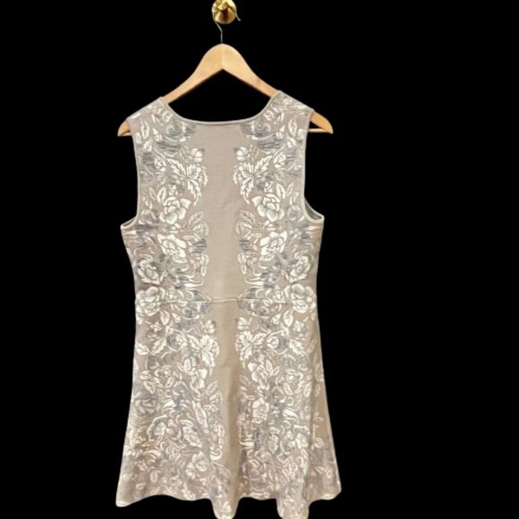 BCBG Max Azria Jacquard Floral Knit Dress Beige/Gray Size L - Picture 3 of 6